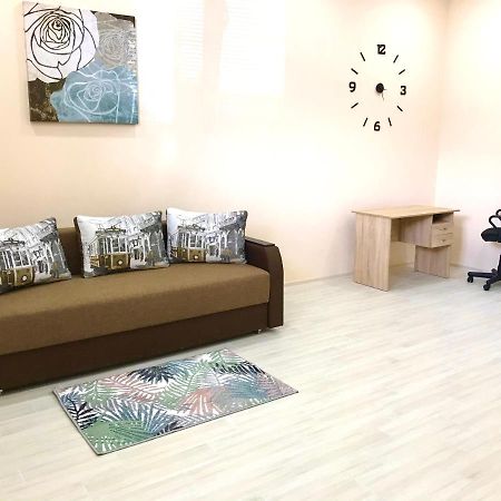 Комфортные Апартаменты Smart Zarvantsy ภายนอก รูปภาพ